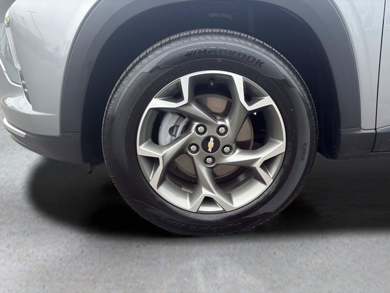 Used 2025 Chevrolet Trax LT w/ LT Convenience Package FWD image 50
