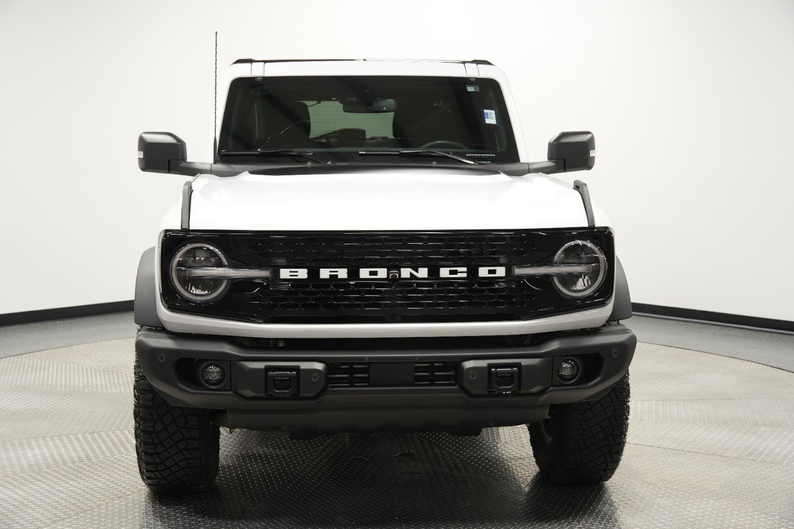 Used 2025 Ford Bronco Badlands image 2