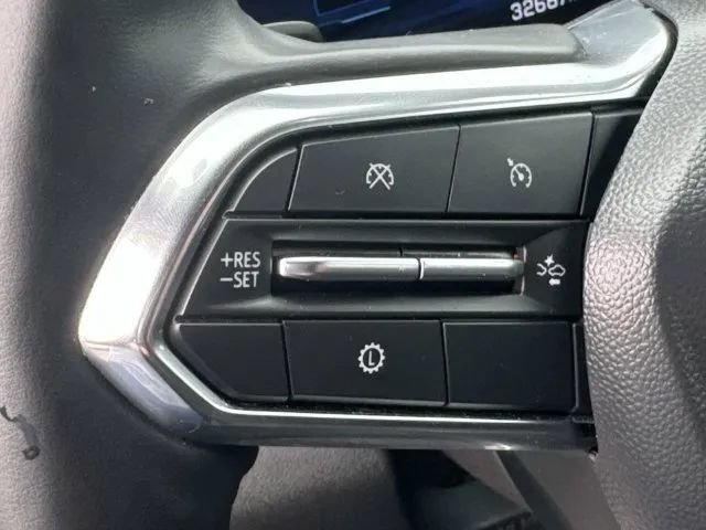 Used 2025 Chevrolet Equinox LT FWD image 30