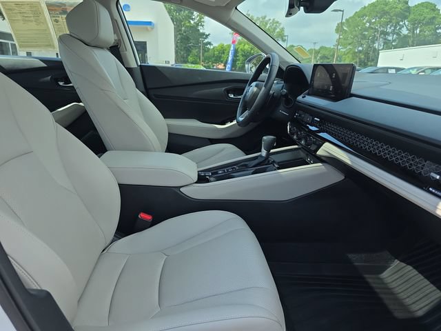 Certified 2025 Honda Accord Touring image 32