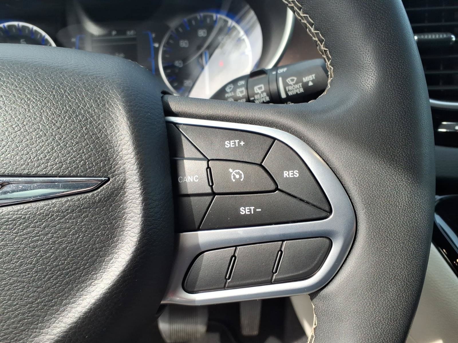 Certified 2022 Chrysler Voyager LX FWD image 23