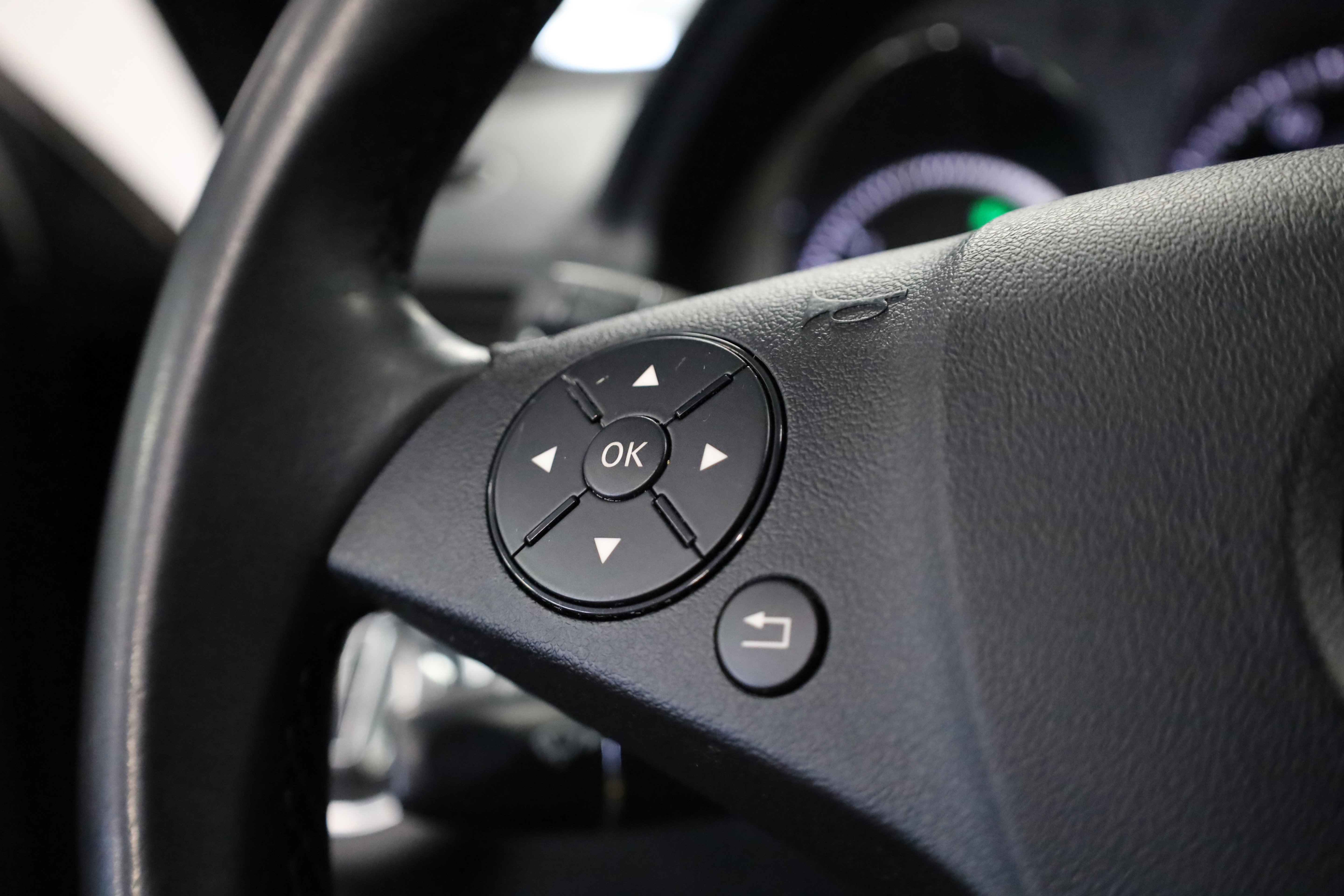 Used 2011 Mercedes-Benz C 300 4MATIC Sedan image 21