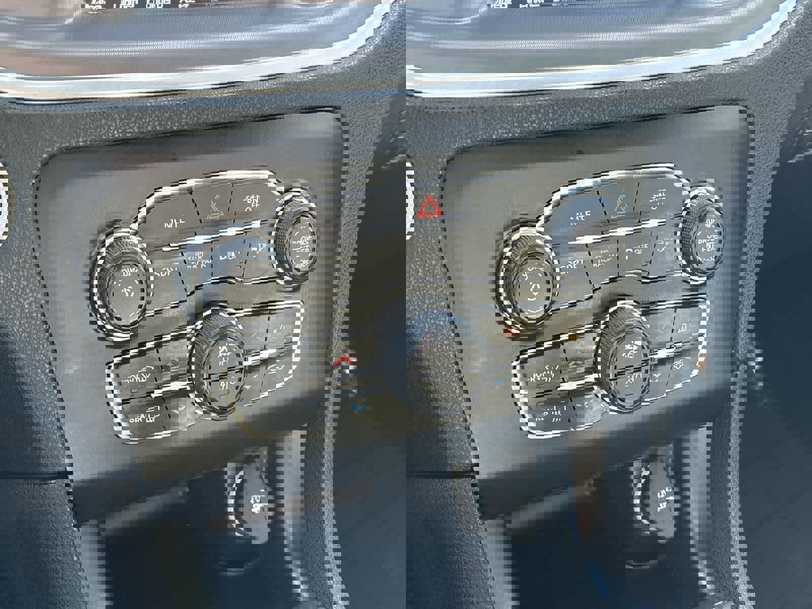 Used 2022 Dodge Charger SXT w/ Navigation & Travel Group image 26