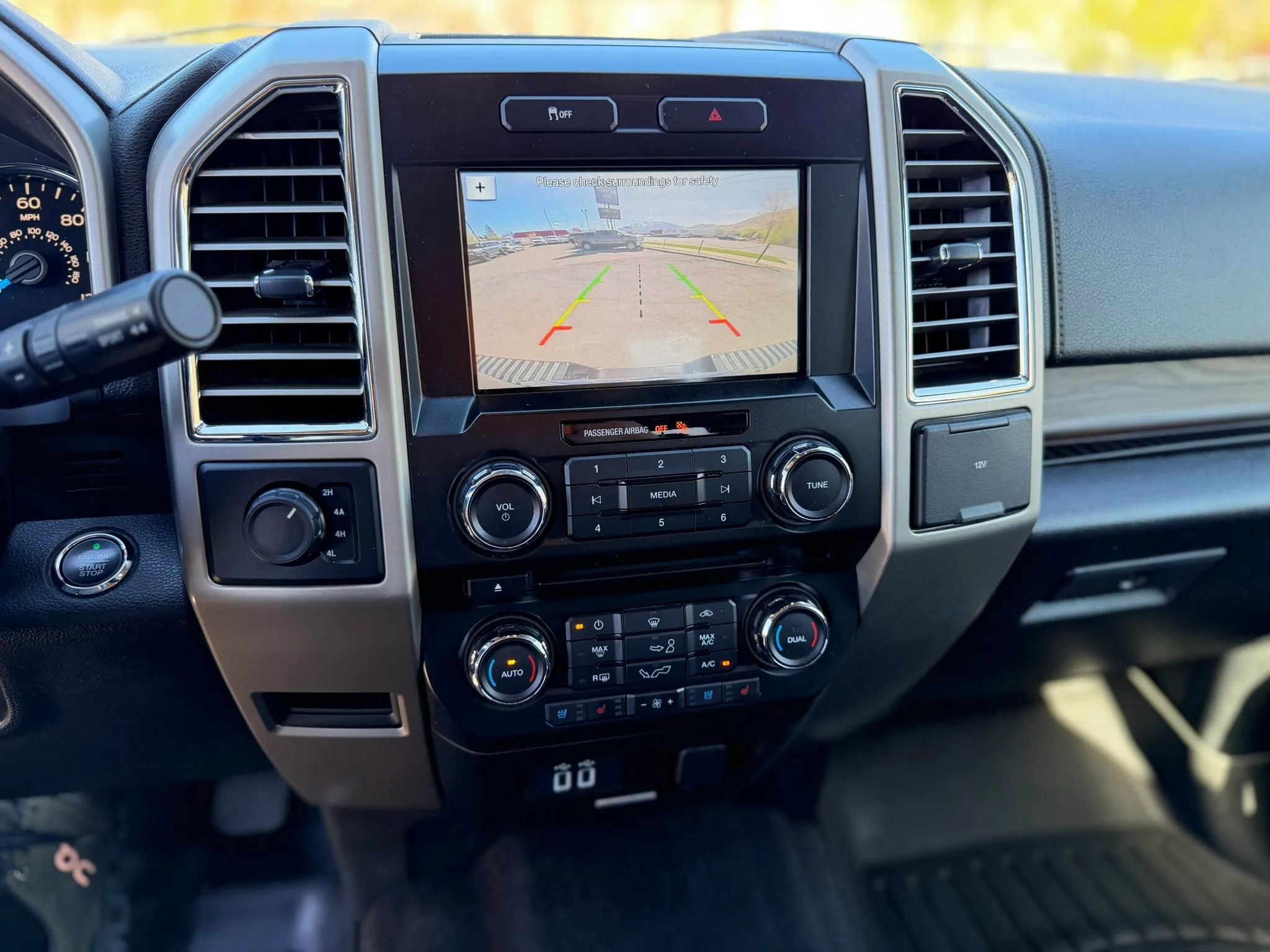 Used 2016 Ford F150 Lariat image 31