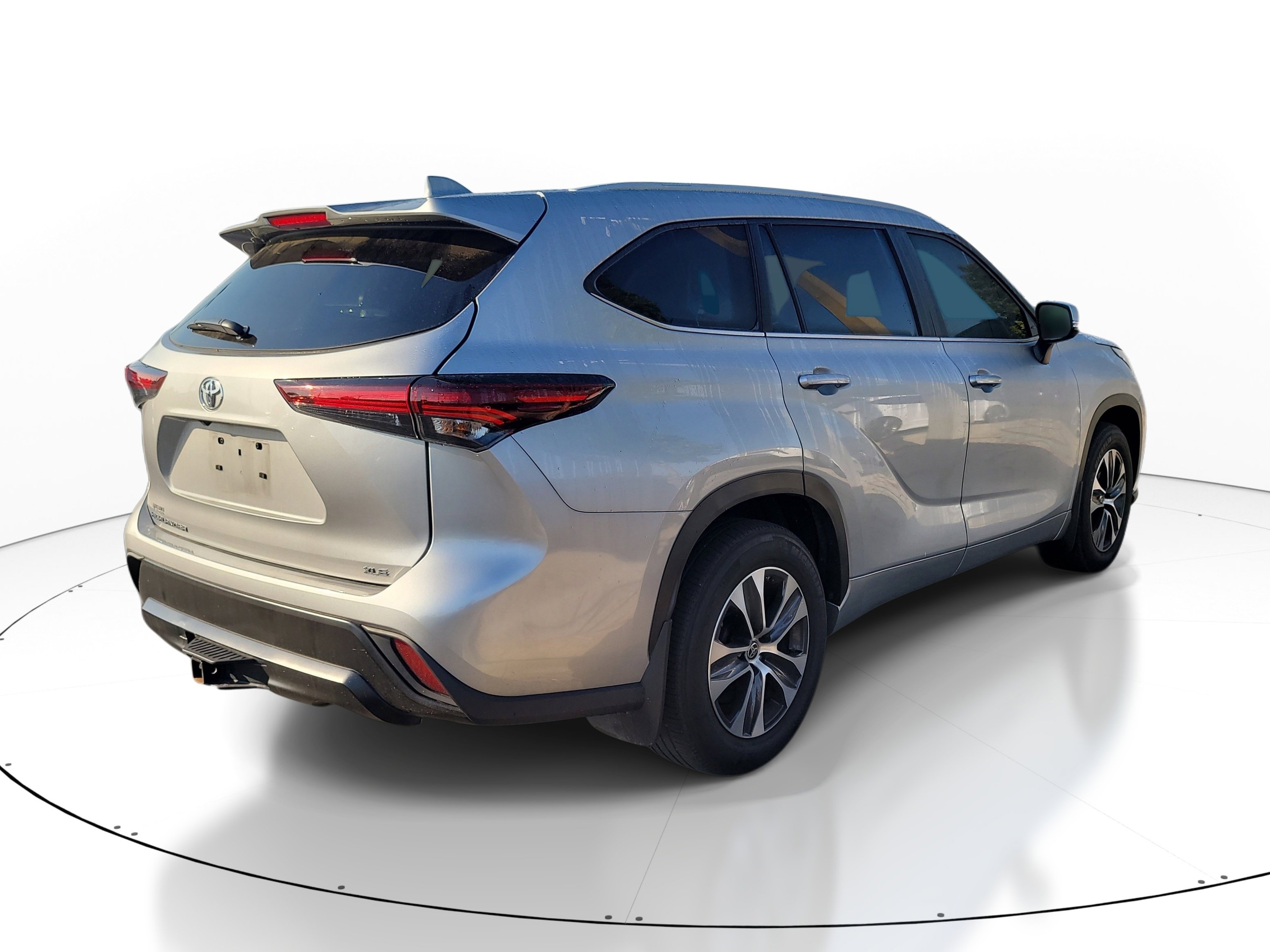 Certified 2024 Toyota Highlander XLE image 7