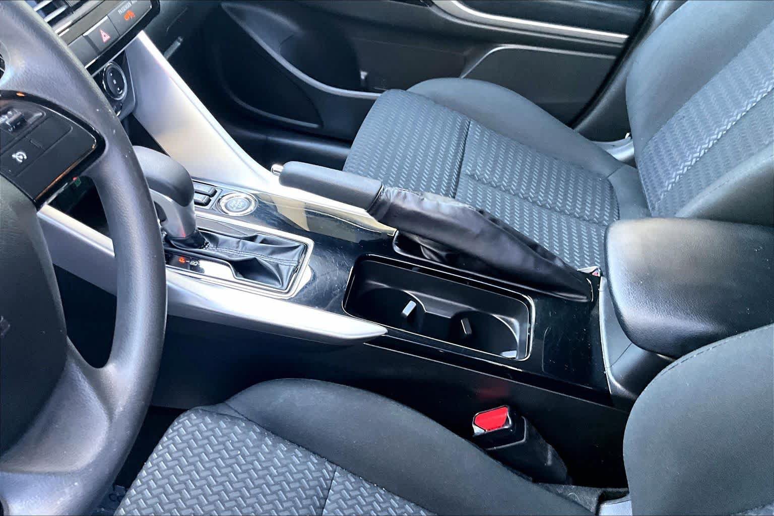 Used 2023 Mitsubishi Eclipse Cross LE AWD/4WD image 17