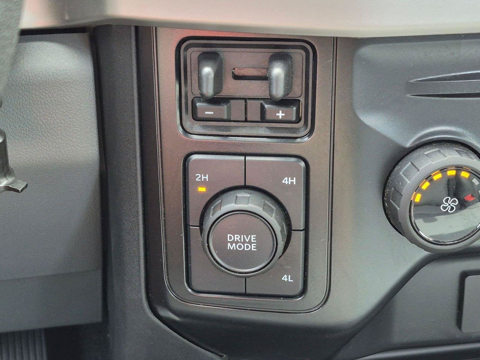 Used 2025 Ford F250 XL AWD/4WD image 27