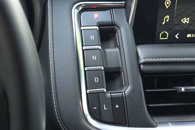 Used 2024 GMC Yukon SLT image 33