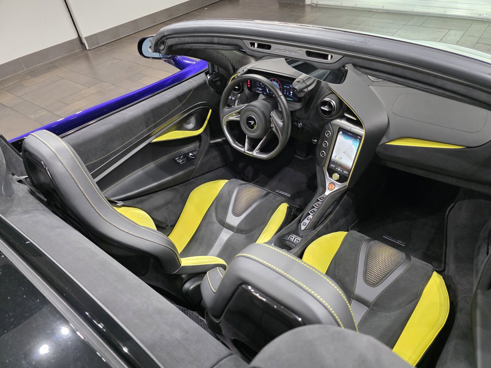 Used 2025 McLaren 750S Spider image 22