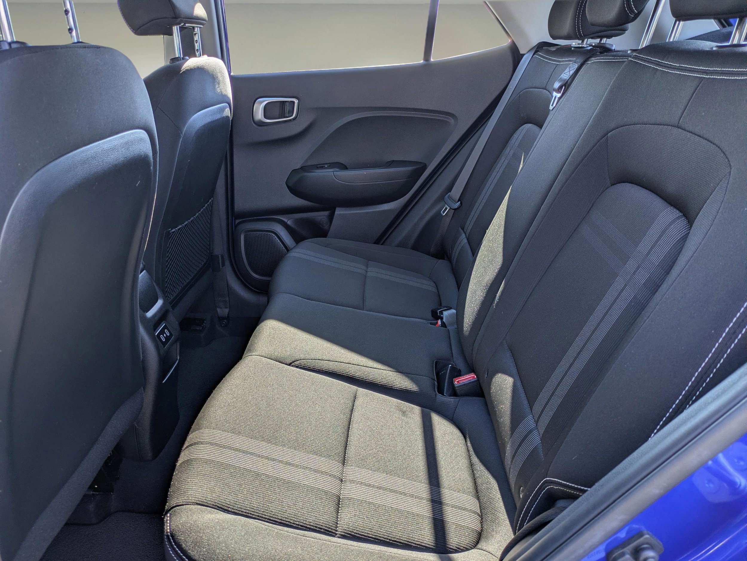 Used 2025 Hyundai Venue SEL FWD image 14