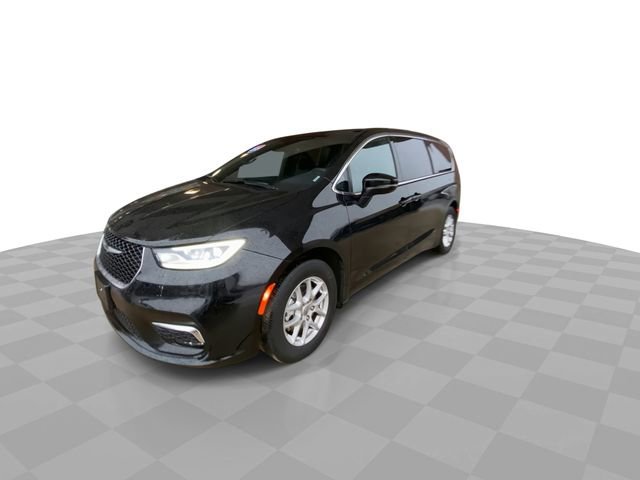 Used 2025 Chrysler Pacifica Select FWD image 6