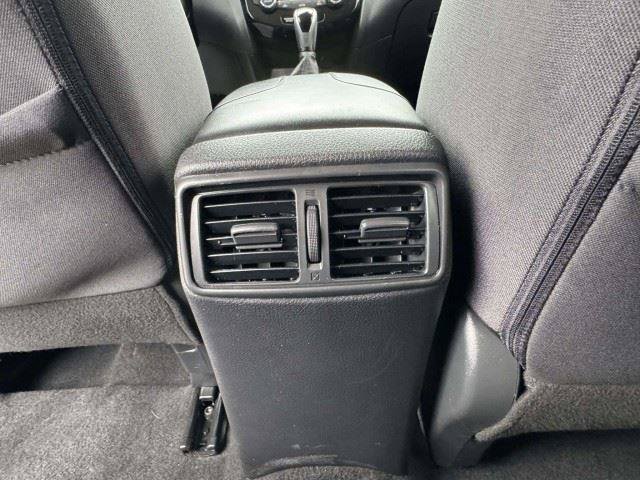 Used 2019 Nissan Rogue SV FWD image 46