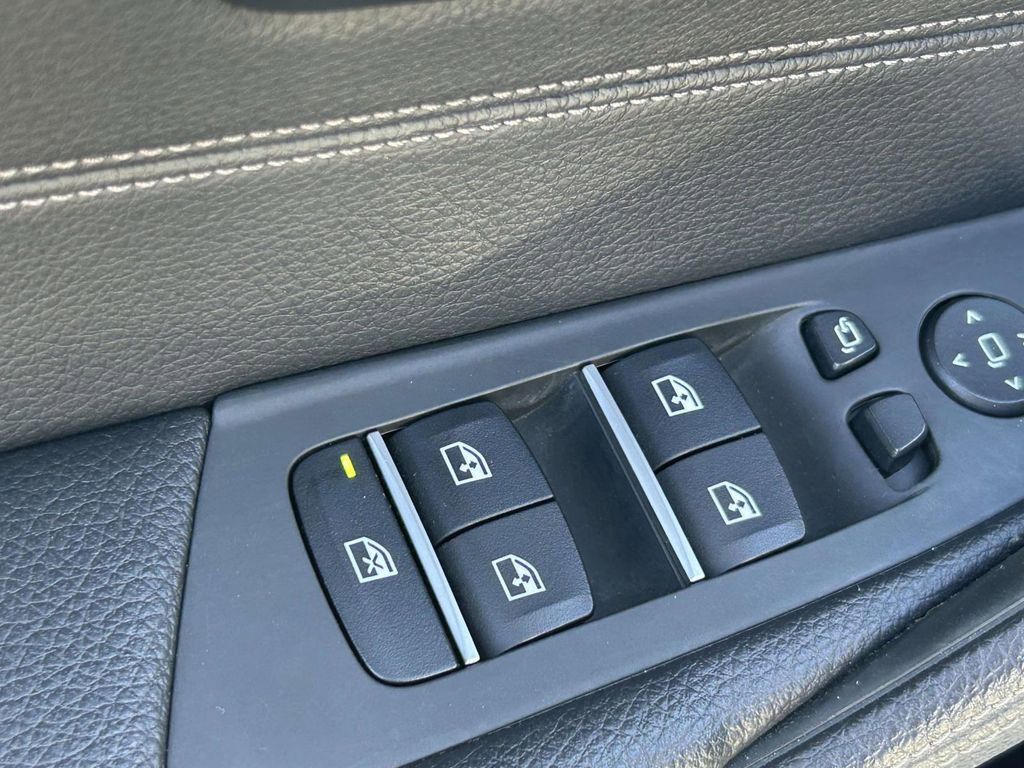 Used 2018 BMW 530i w/ Premium Package image 20