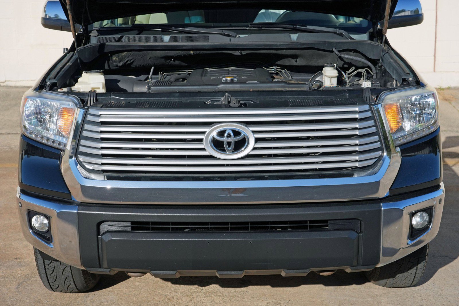 Used 2014 Toyota Tundra Limited w/ Limited Premium Package AWD/4WD image 7
