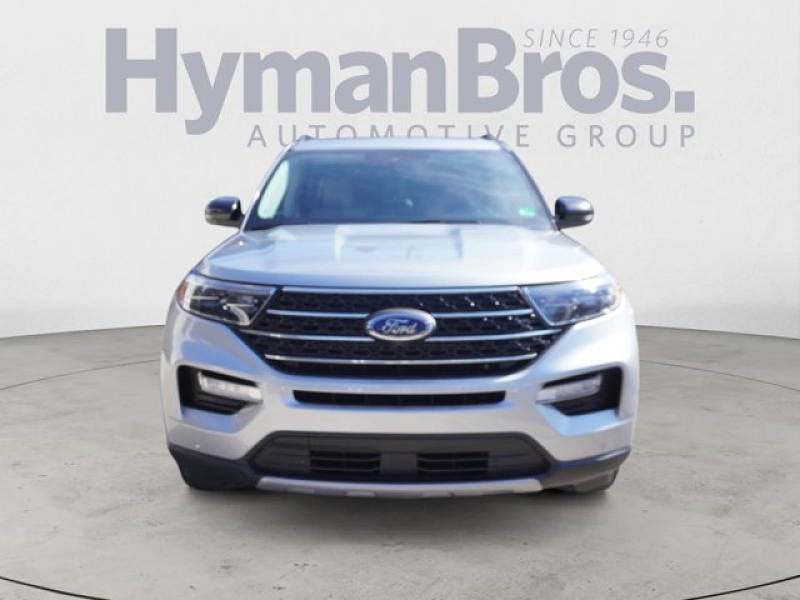 Used 2022 Ford Explorer XLT w/ Equipment Group 202A AWD/4WD image 3