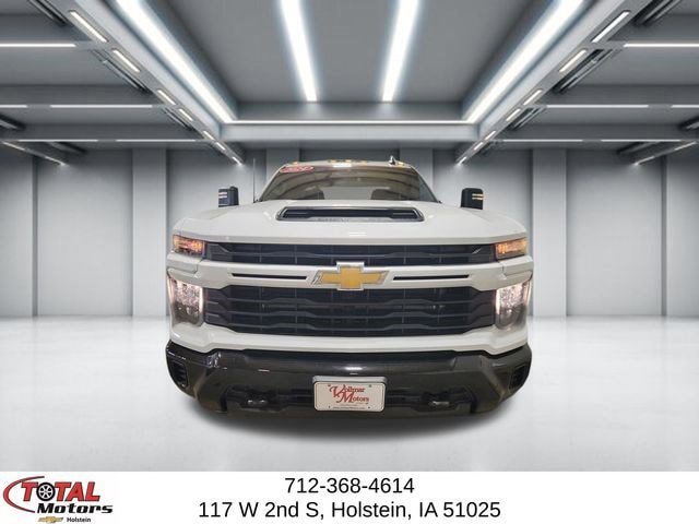 Used 2024 Chevrolet Silverado 2500 Custom w/ Custom Convenience Package image 3