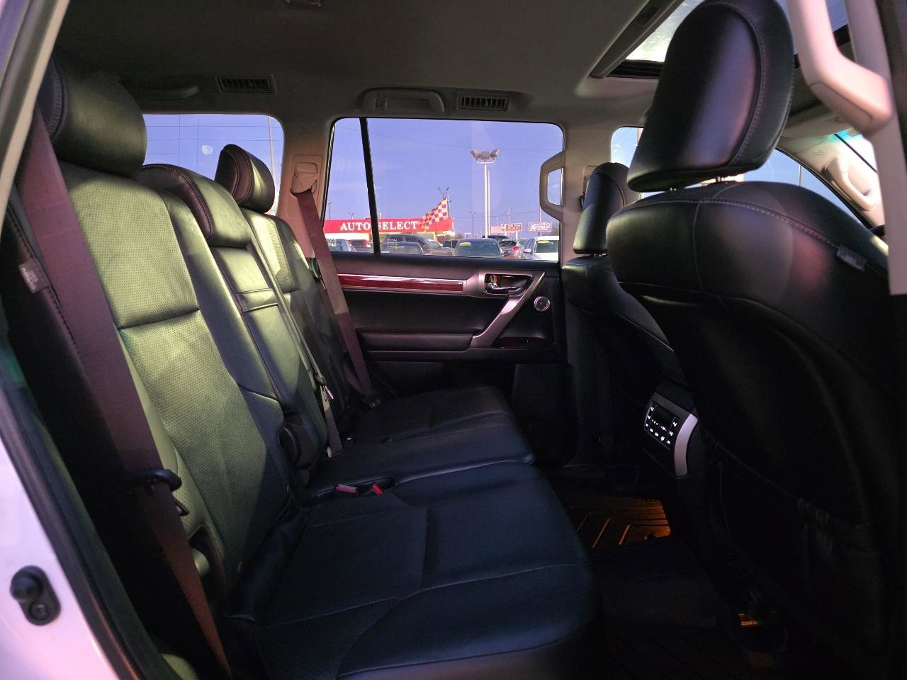 Used 2015 Lexus GX 460 Luxury image 21