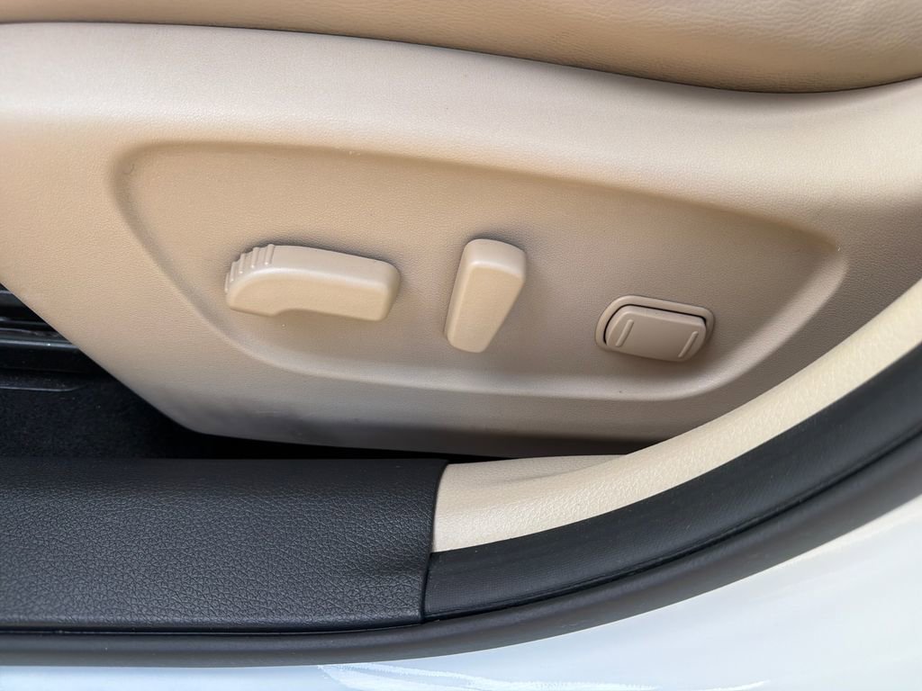 Used 2018 Nissan Rogue SL w/ Premium Package FWD image 21