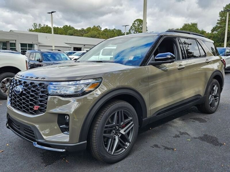New 2026 Ford Explorer ST image 3