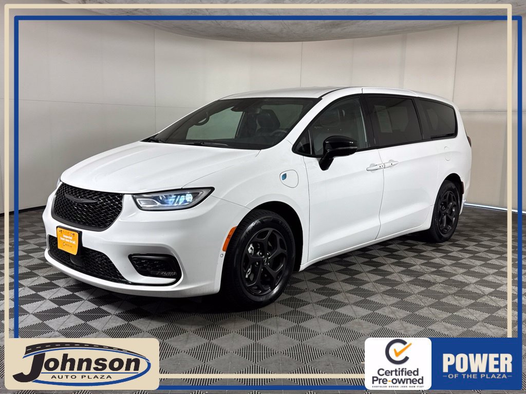 Certified 2024 Chrysler Pacifica Limited