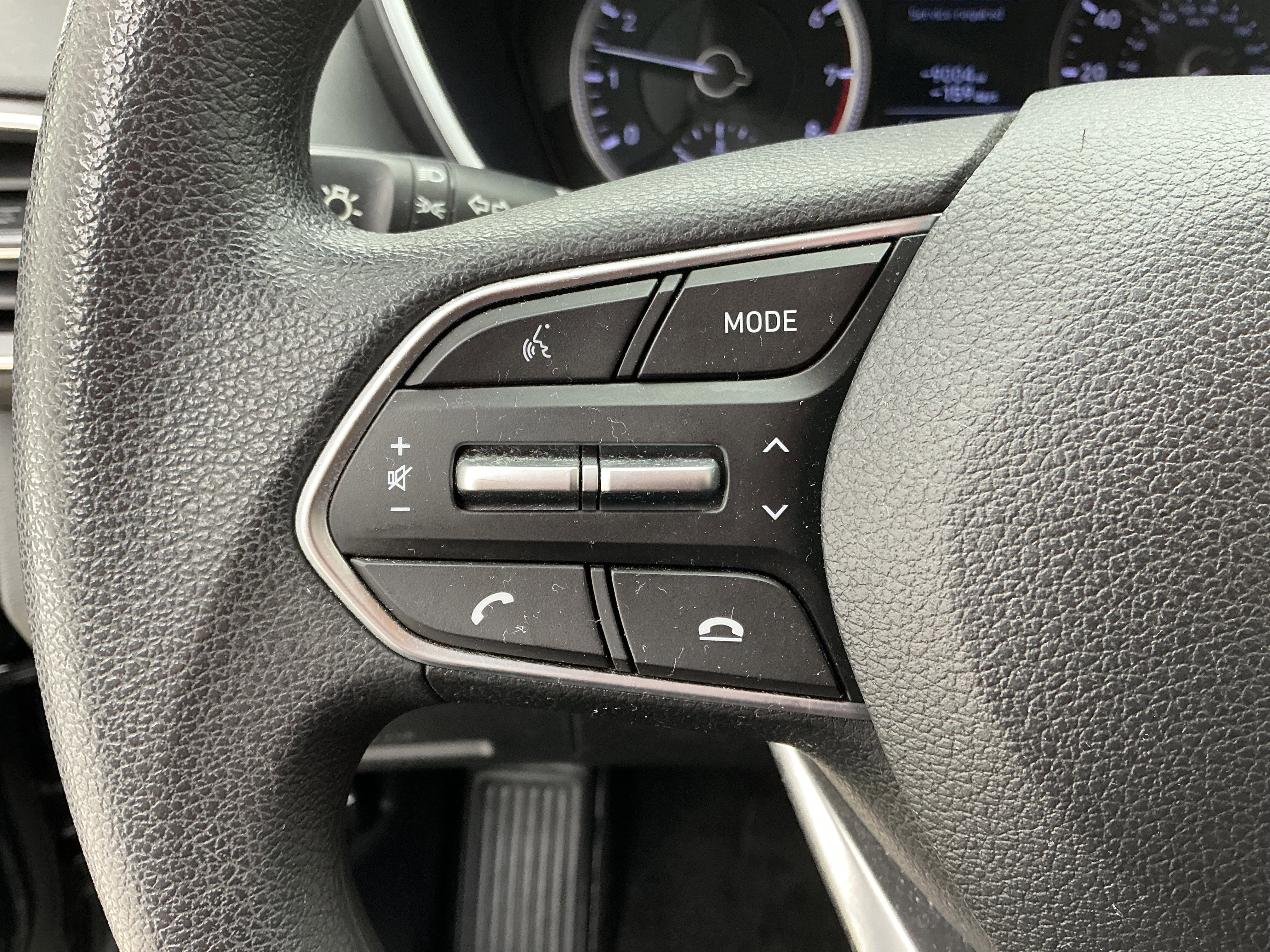 Used 2020 Hyundai Santa Fe SE w/ Cargo Package image 9