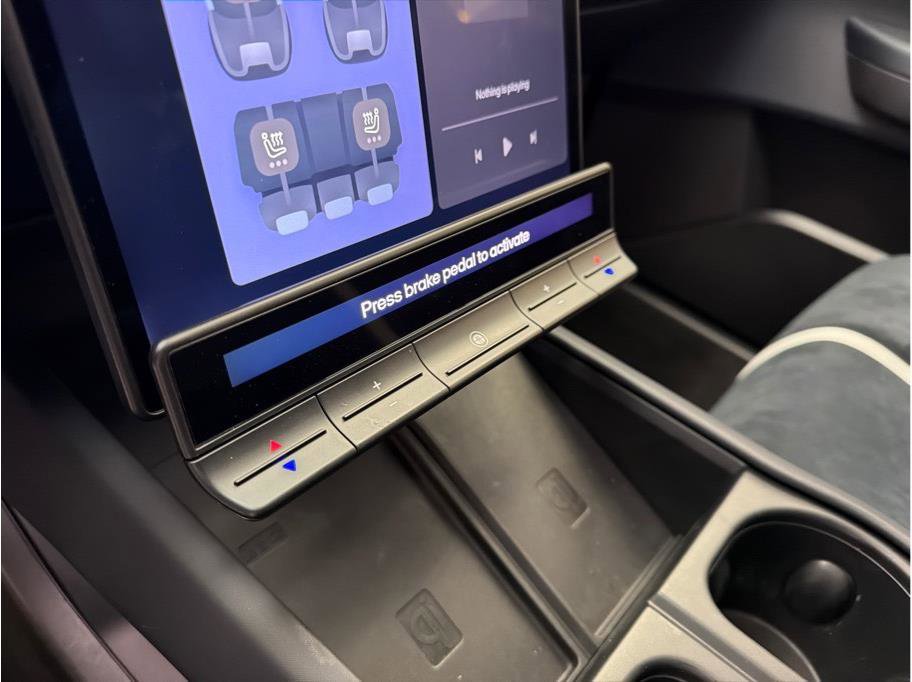 Used 2023 Fisker Ocean Extreme AWD/4WD image 18