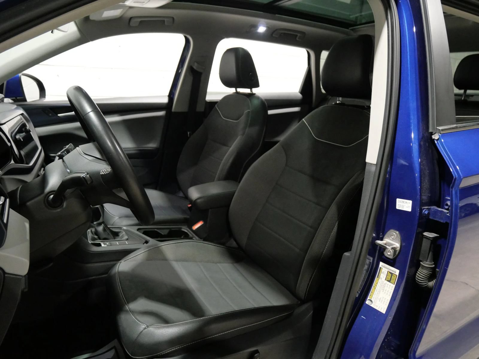 Used 2023 Volkswagen Taos SE FWD image 13