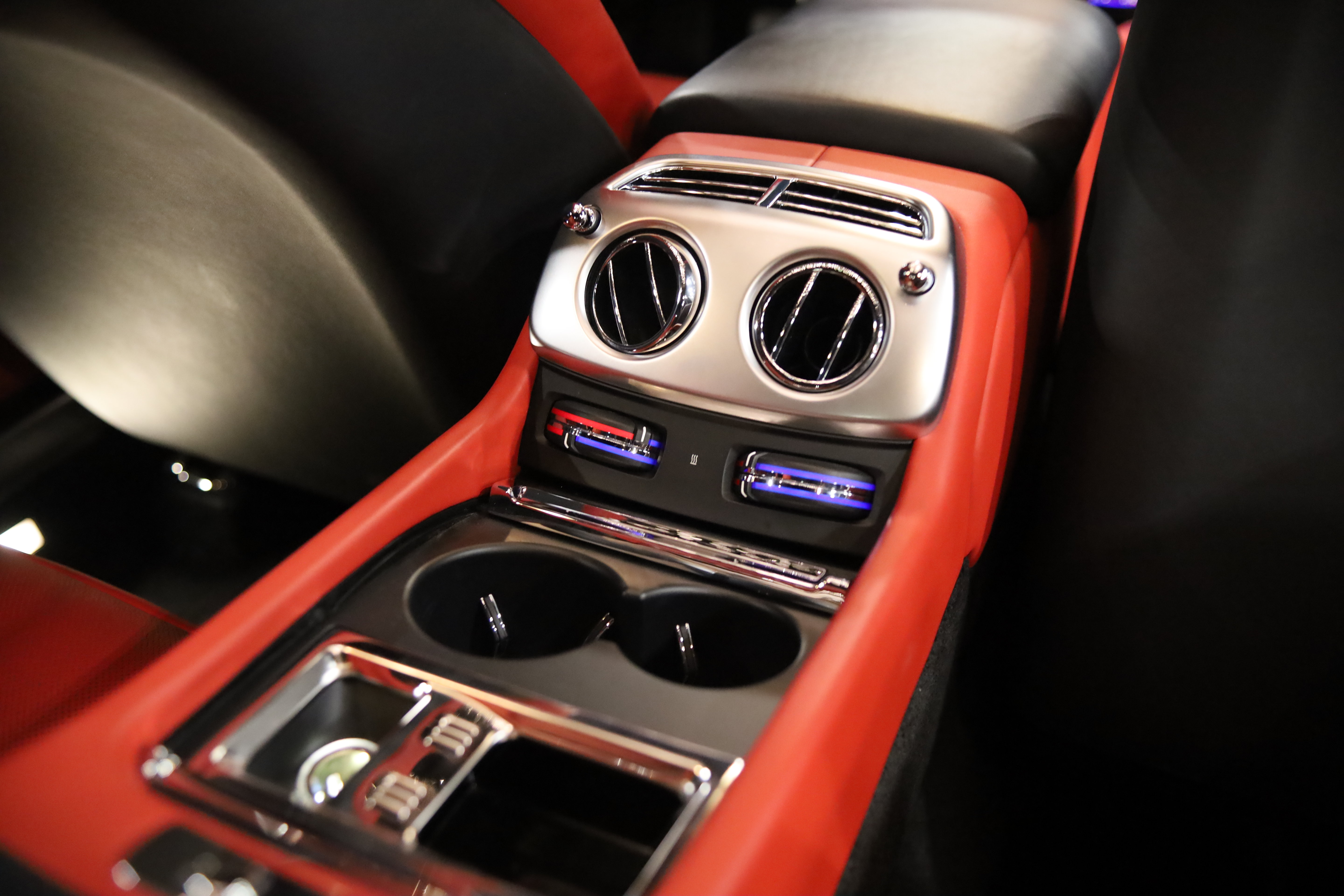 Used 2018 Rolls-Royce Wraith RWD image 36