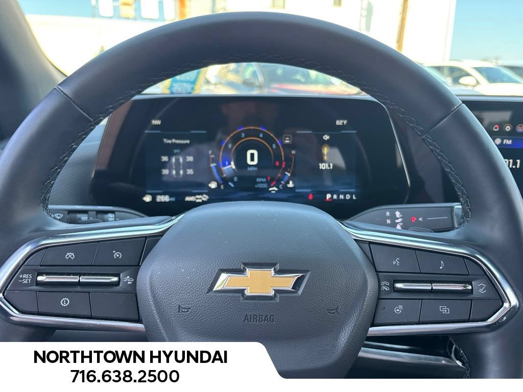 Used 2026 Chevrolet Equinox LT AWD/4WD image 15