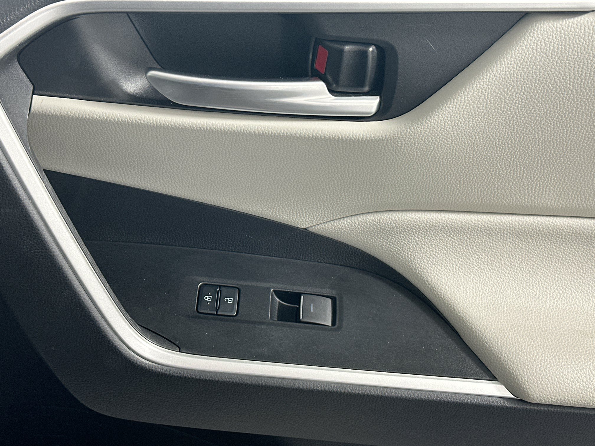 Certified 2023 Toyota RAV4 XLE Premium FWD image 29