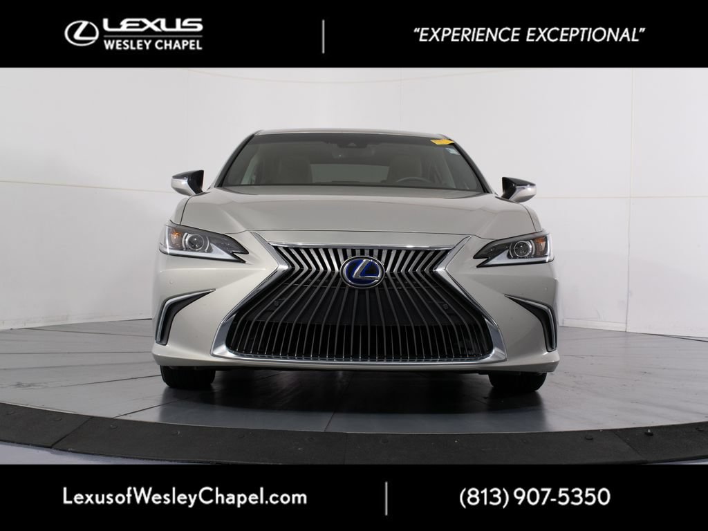 Used 2020 Lexus ES 300h w/ Premium Package FWD image 10