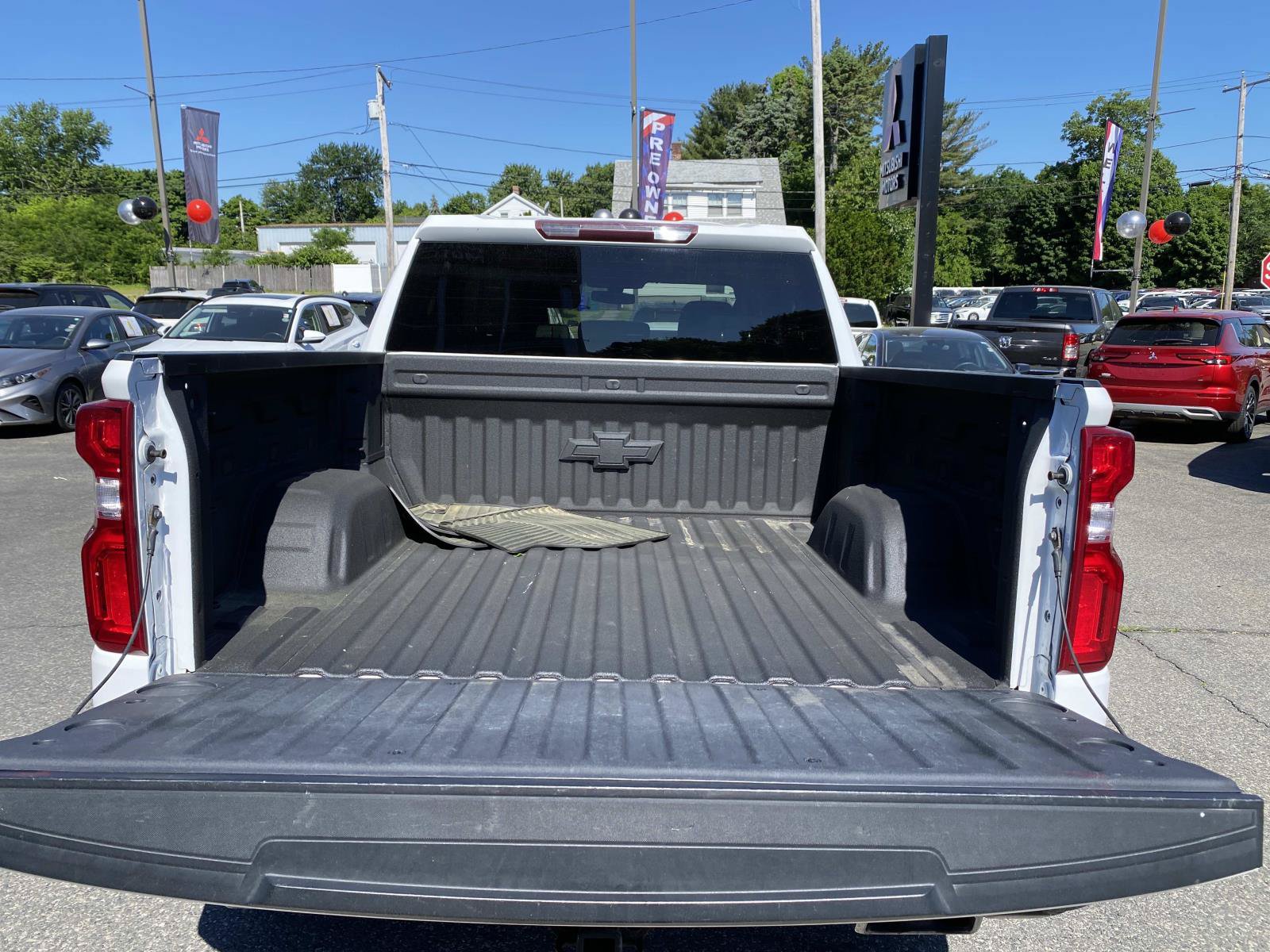 Used 2020 Chevrolet Silverado 1500 Custom Trail Boss w/ Custom Convenience Package AWD/4WD image 5