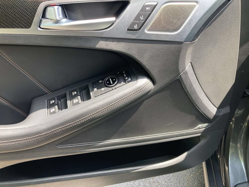 Used 2020 Genesis G80 3.3T Sport RWD image 11