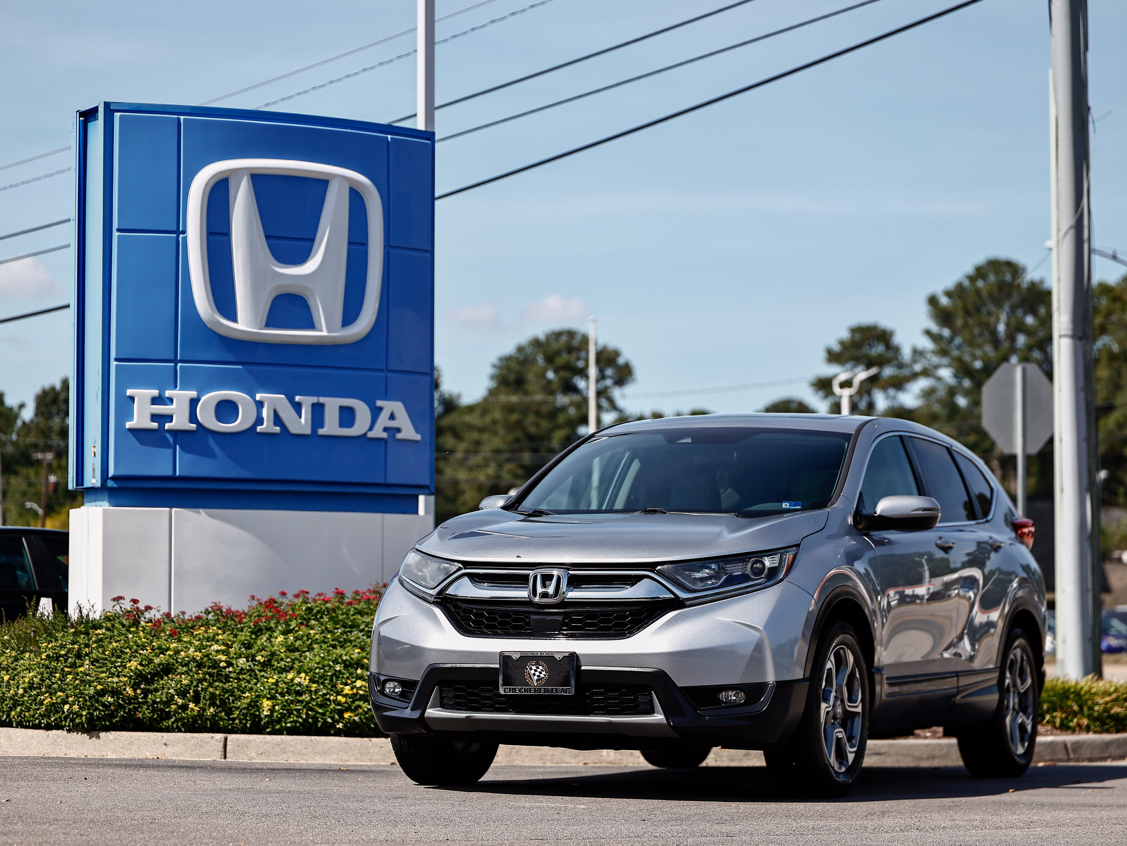 Used 2018 Honda CR-V EX image 1