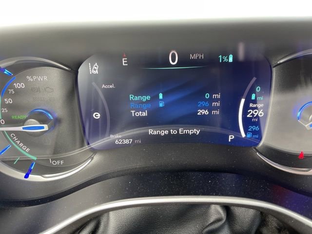 Used 2024 Chrysler Pacifica Limited FWD image 15