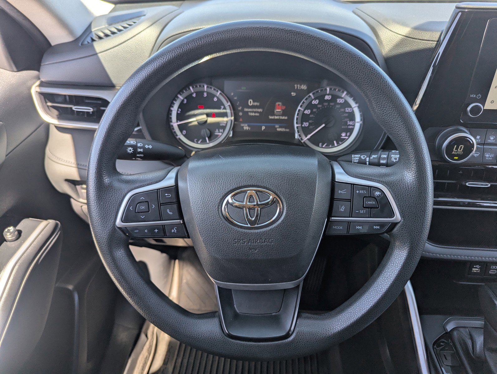 Used 2023 Toyota Highlander L image 22