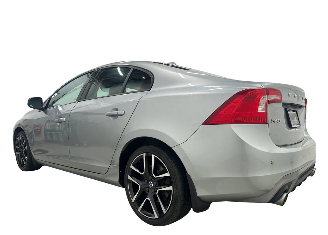 Used 2018 Volvo S60 T5 Dynamic w/ Vision Package image 5