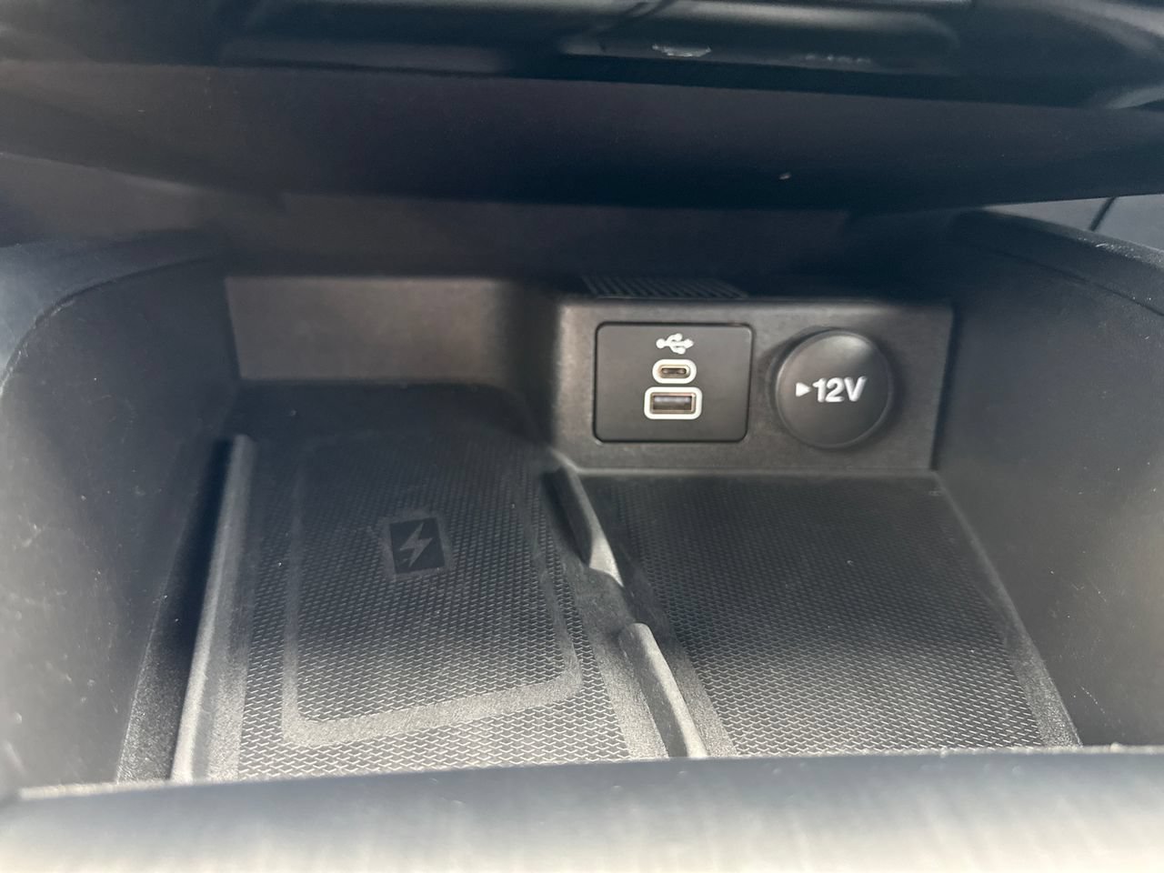 Used 2025 Ford Escape Platinum AWD/4WD image 23