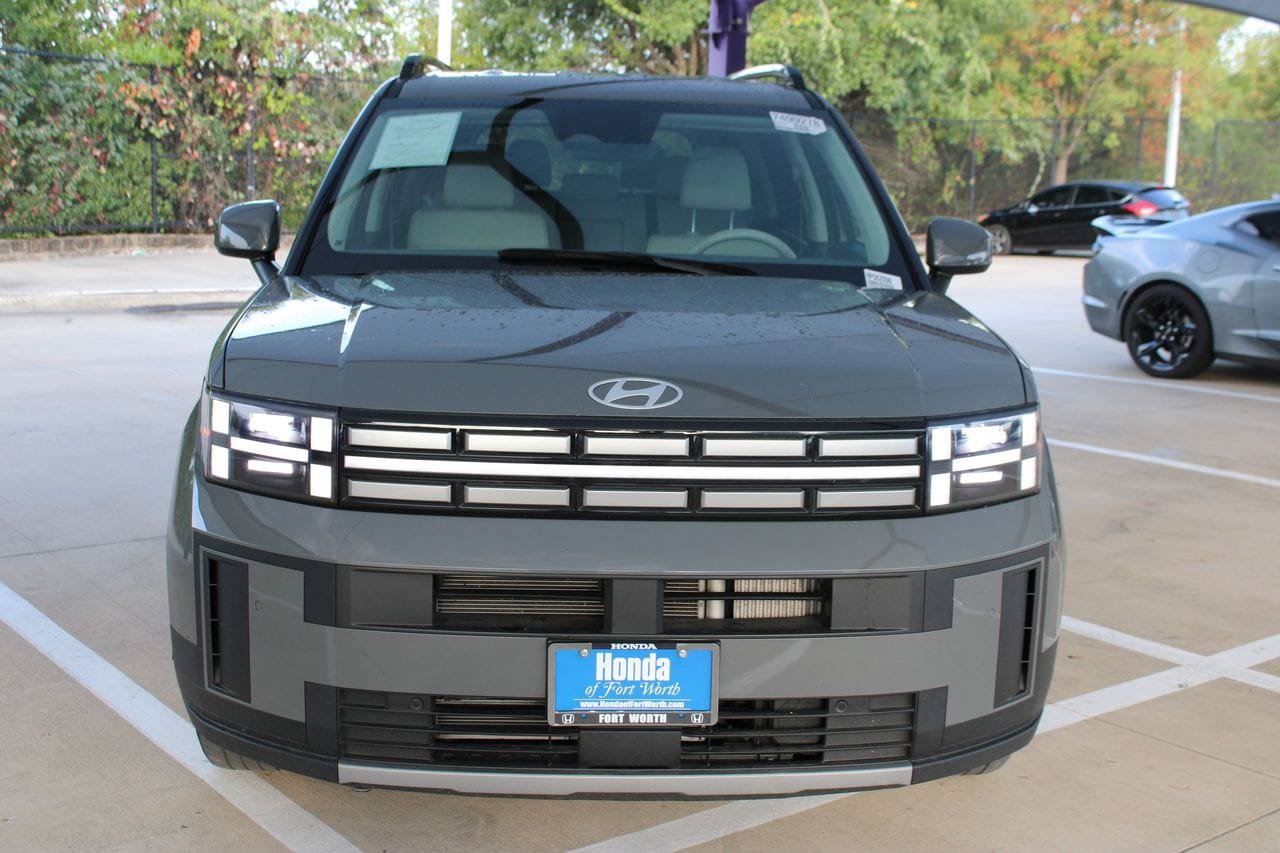 Used 2025 Hyundai Santa Fe SEL FWD image 9