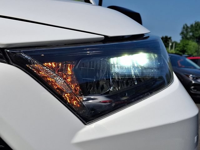 Used 2020 Toyota RAV4 LE w/ Carpet Mat Package FWD image 9