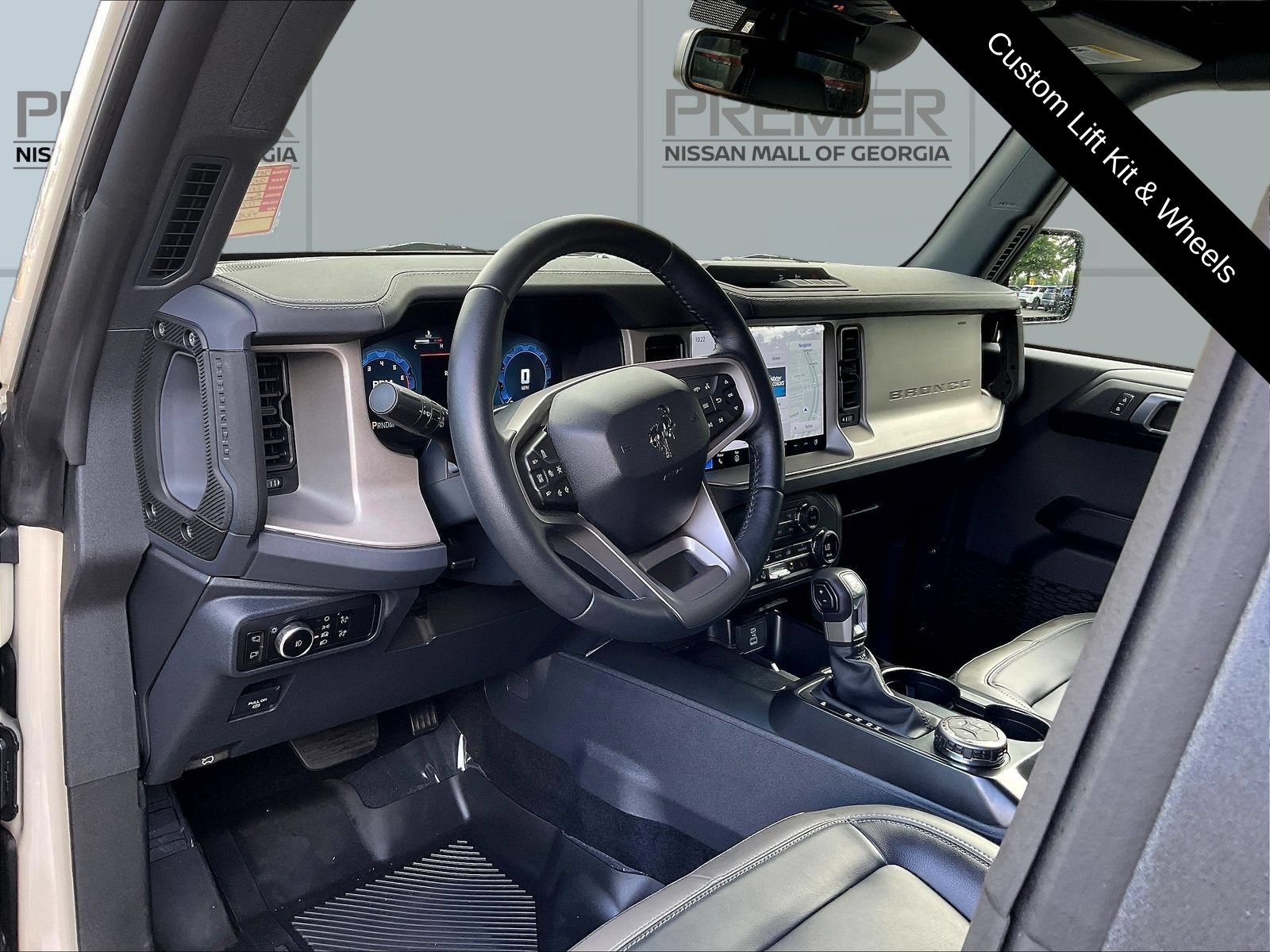 Used 2025 Ford Bronco Outer Banks AWD/4WD image 19