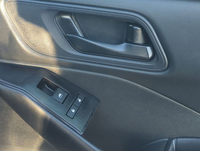 Used 2024 Nissan Rogue S image 27