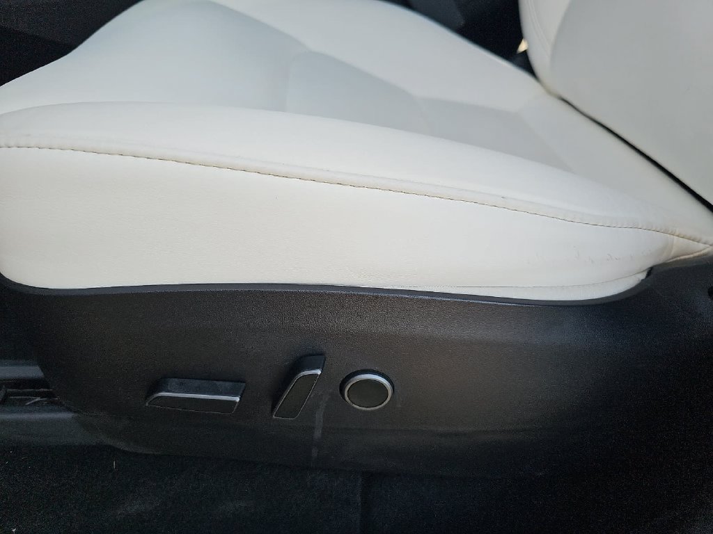 Used 2022 Tesla Model Y Performance AWD/4WD image 31