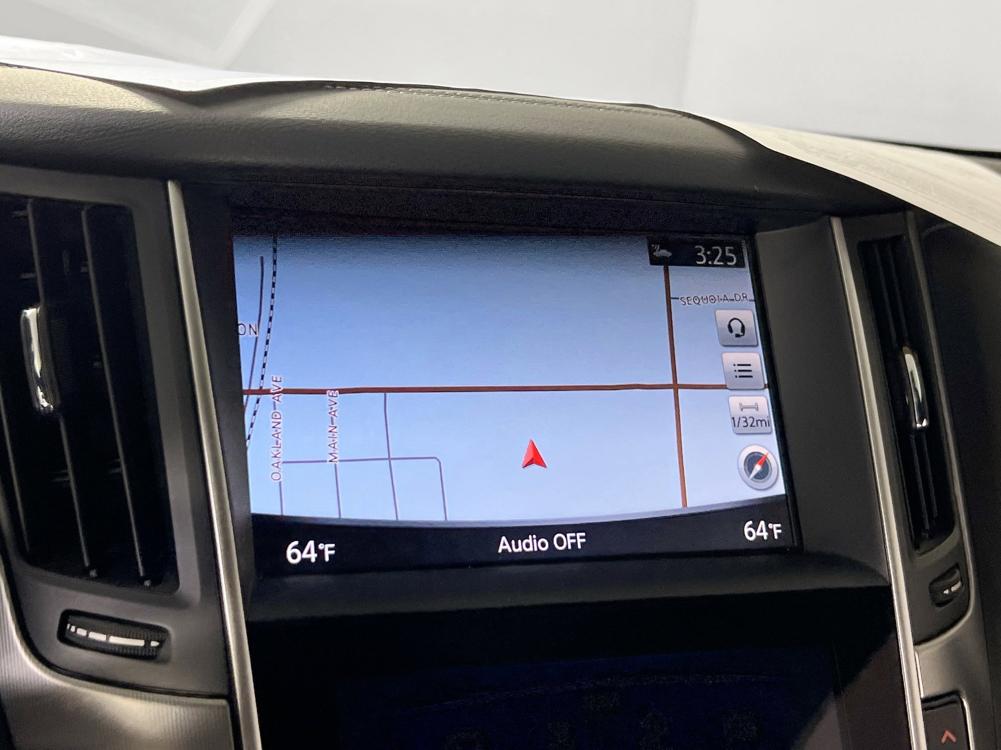 Used 2019 INFINITI Q60 3.0t Luxe w/ Essential Package image 13