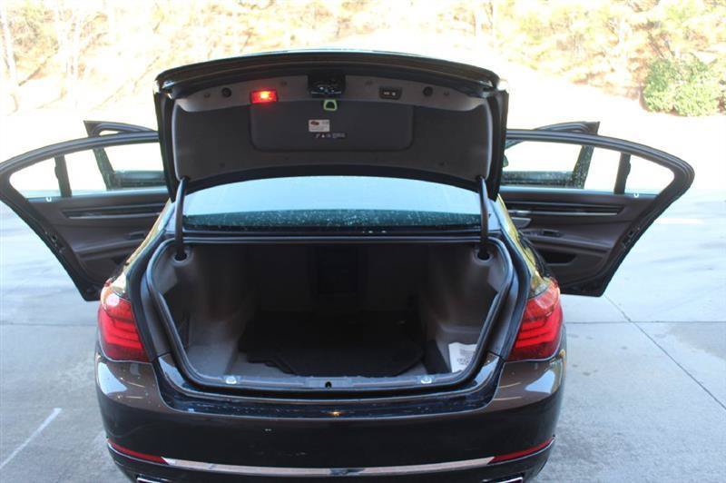 Used 2013 BMW 750Li xDrive AWD/4WD image 25