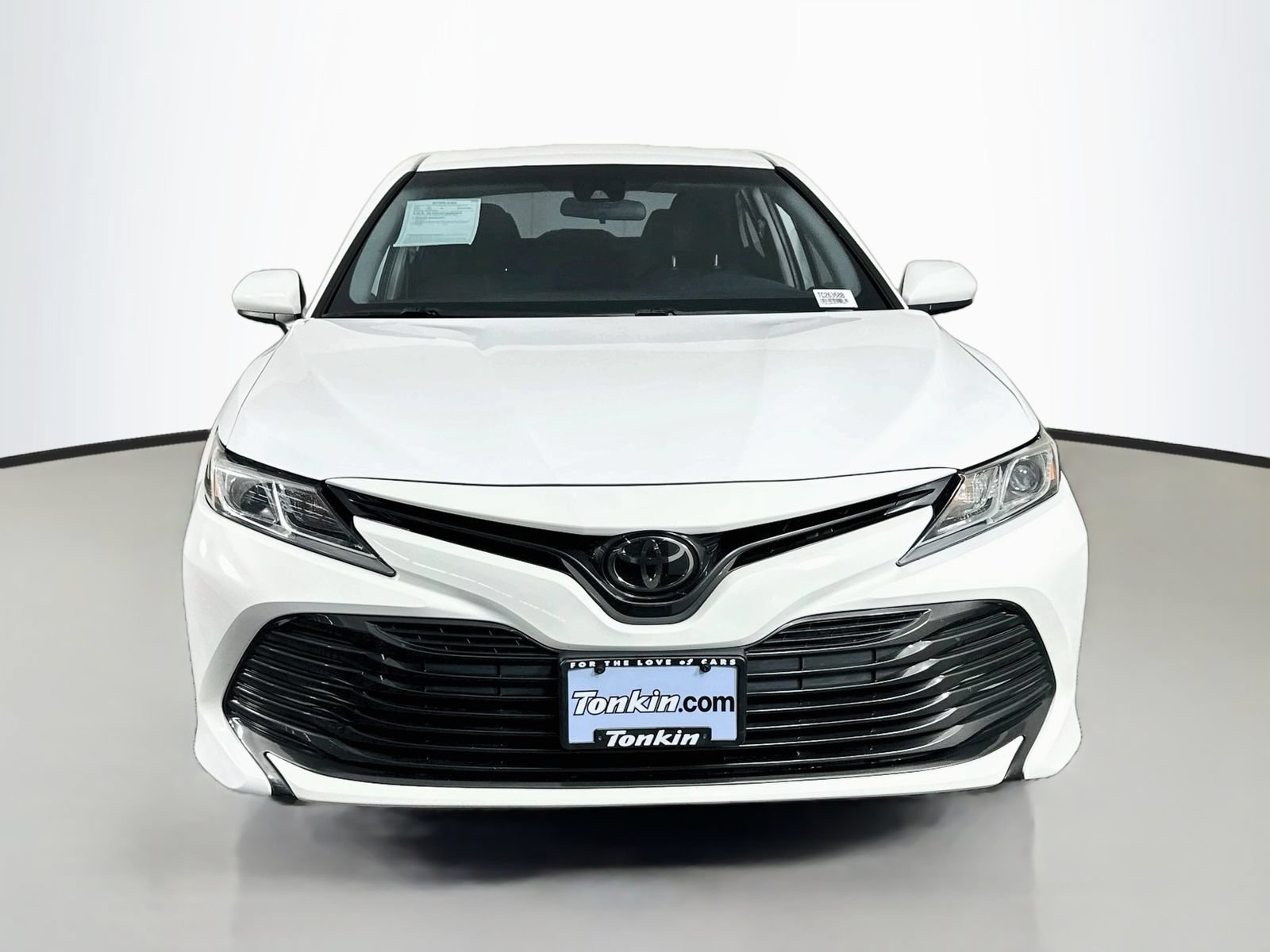 Used 2019 Toyota Camry LE FWD image 2