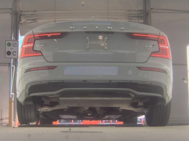 Used 2025 Volvo S60 B5 Core image 7