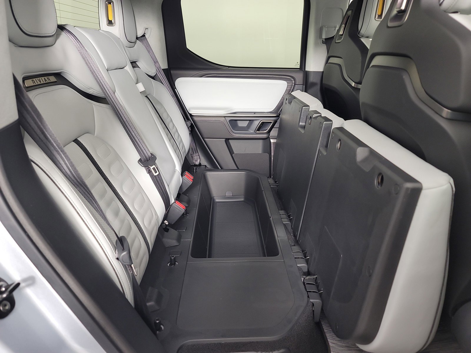 Used 2023 Rivian R1T Adventure image 24