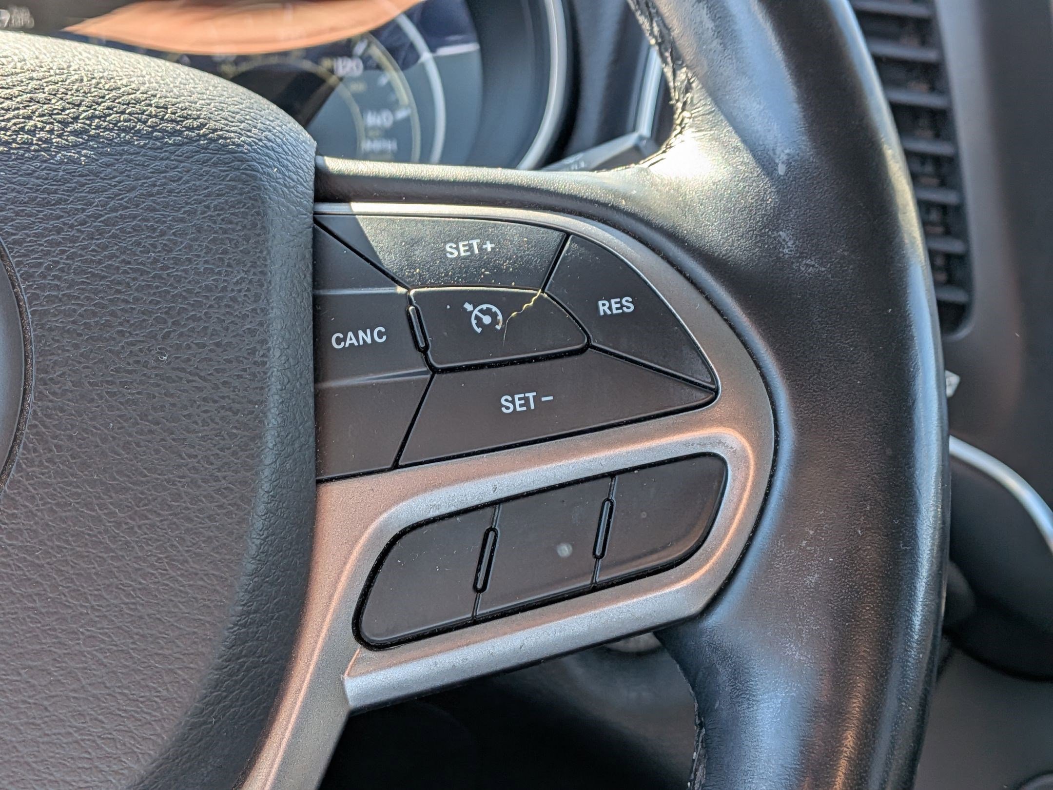 Used 2020 Jeep Cherokee Latitude Plus w/ Cold Weather Group image 19