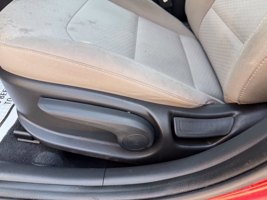 Used 2019 Hyundai Elantra SE FWD image 15